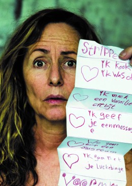 Kik - Angela Groothuizen - Lueke binge - © Lola Salomé Mooij (staand).jpg