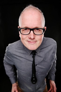 Kees-van-Amstel-Een-bang-jongetje_staand-©Raul-Neijhorst.jpg